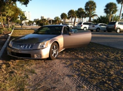 2004 cadillac xlr base convertible 2-door 4.6l