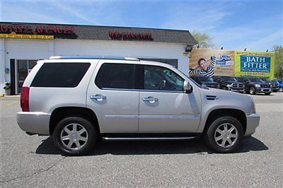 2007 cadillac escalade  3rd row chorme  navigation backup camera best price!