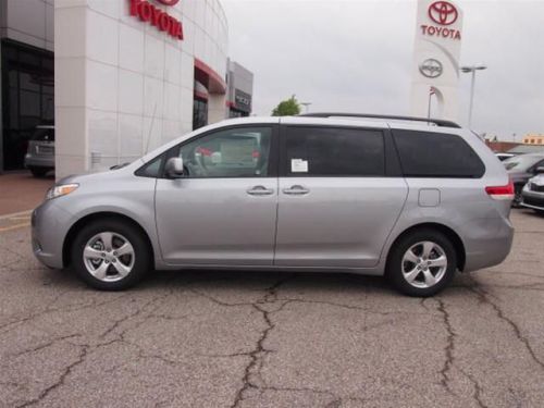 2014 toyota sienna le