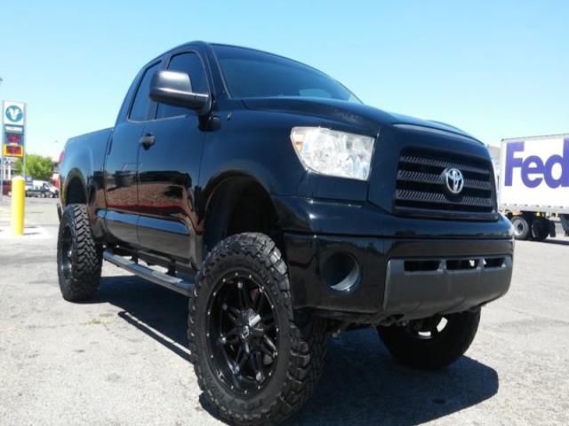 Purchase used Toyota: Tundra 2012 Double Cab - 4x4/Lifted - Warr in