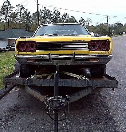 Yellow solid body no dents some rust spots hard top great restoration project.