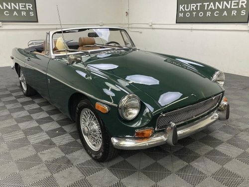 1971 mg mgb 1971 mgb roadster. british racing green on tan.