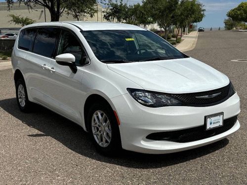 2023 chrysler voyager lx 4dr mini van