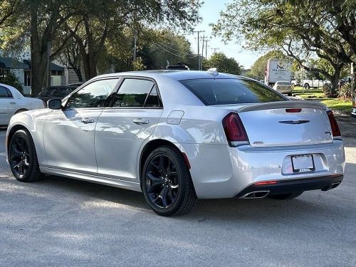 2023 chrysler 300 series s