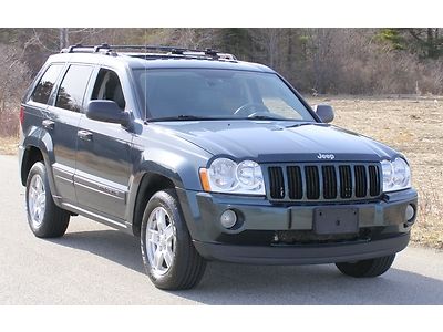 Very sharp laredo 4x4 w/heated seats, moonroof, leather!! no reserve!! look!!!