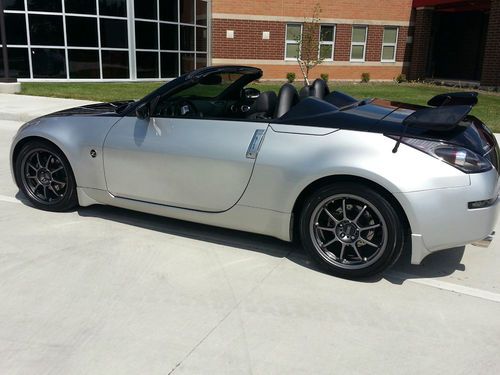 2005 nissan 350z grand touring convertible 2-door 3.5l