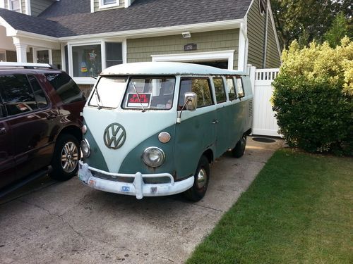 1965 volkswagen bus split window green white vw bus