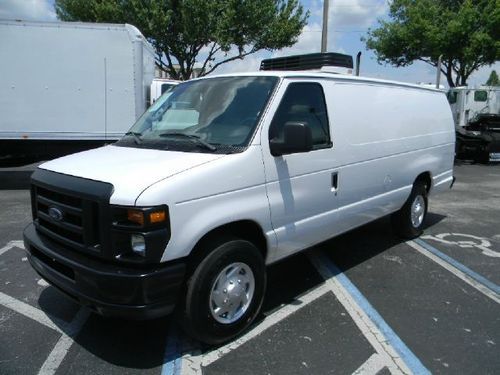 2011 ford e-250 base extended cargo van 3-door 4.2l