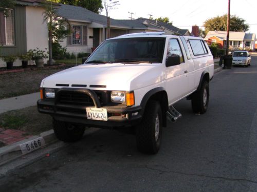 1987 nissan 4wd extra cab truck all service records!!! excellent  look