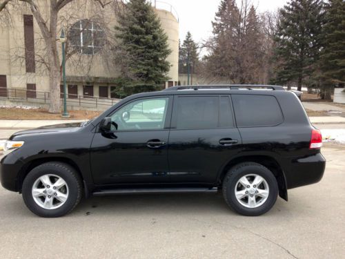 2009 toyota land cruiser black (pristine!)