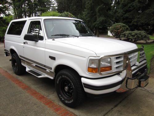 Rare sport pkg- leather - 2 owners - beautiful near mint original classic bronco