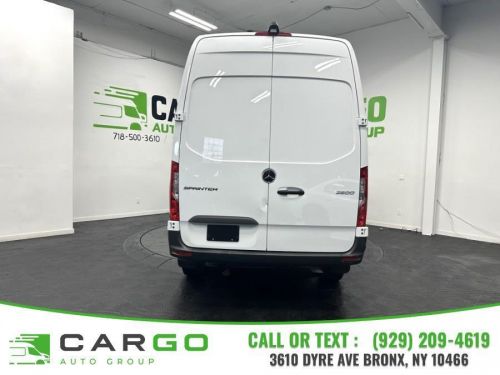 2022 mercedes-benz sprinter 2500 standard roof i4 gas 144&#034; rwd