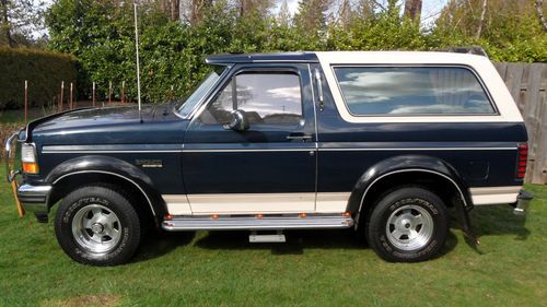 1993 ford bronco eddie bauer (68,000 original miles)