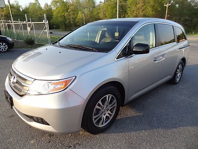 2012 honda odyssey very clean 8 passenger light water damage