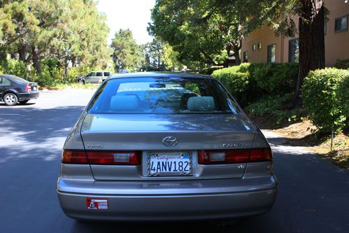 1998 toyota camry le sedan 4-door 3.0l