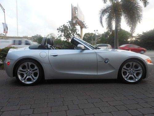 2003 bmw z4 3.0i convertible 2-door 3.0l