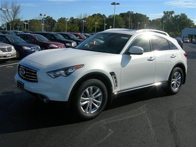 2012 fx35 awd, white/java, preium package, navigation, bose, usb, only 25 miles