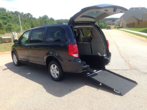 handicapped accessible ramp vans mpv