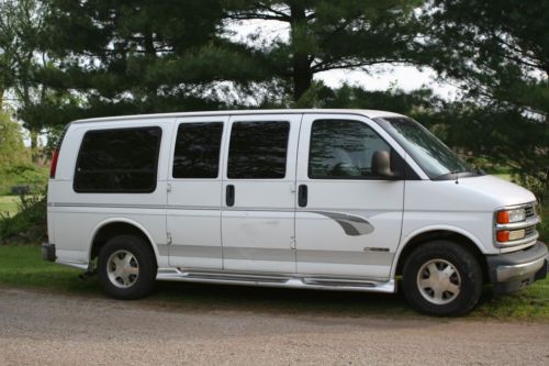 2002 chevrolet express 1500 handicap van