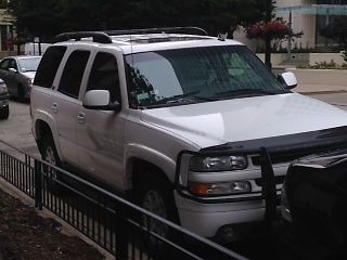 2004 chevrolet tahoe z71 package. 4 wheel drive.