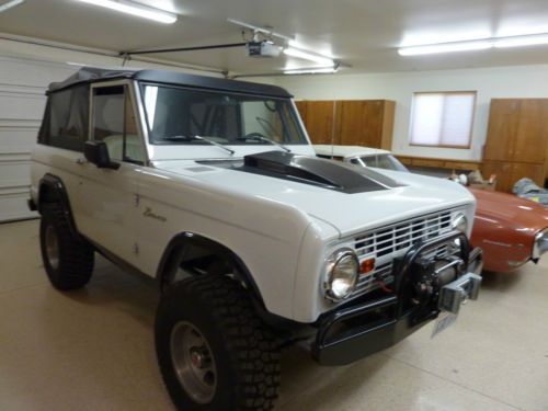 Classic  ford bronco, 1971, restored