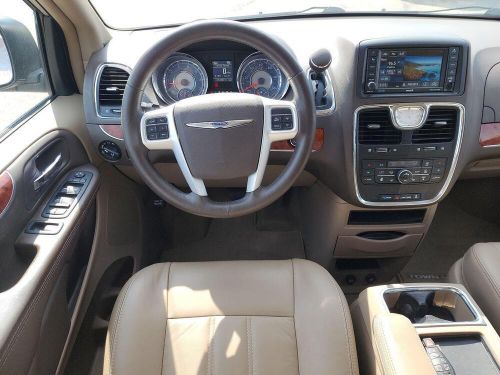 2016 chrysler town &amp; country touring