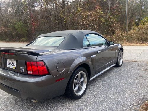 2004 ford mustang gt