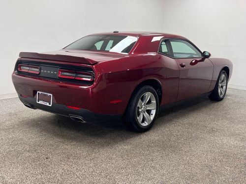 2021 dodge challenger sxt