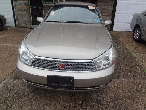 2003 saturn l 200 series manual transmission. low millage  58131 miles