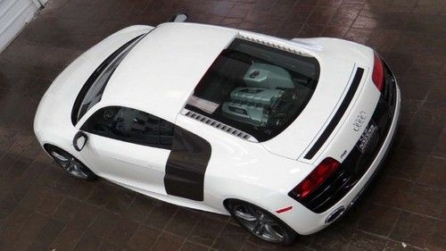 R8 5.2 fsi quattro mt6 coupe carbon fiber msrp $173k!!