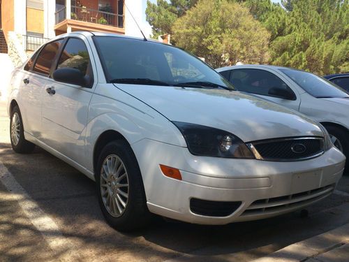 Ford focus 2007 white 2.0 automatic se