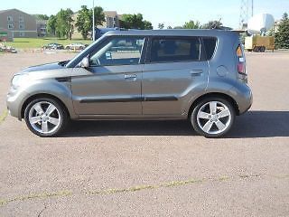 2010 kia soul plus hatchback 4-door 2.0l