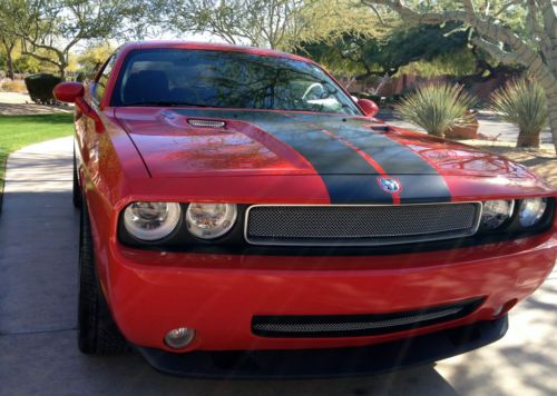 2010 dodge challenger srt8 coupe 2-door 6.1l