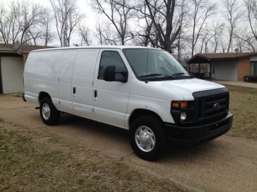 2010 ford e-250 base extended cargo van 3-door 4.6l