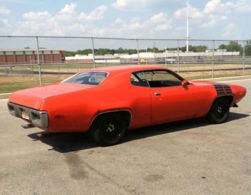 1972 rlymouth roadrunner (tor-red/hemi orange)