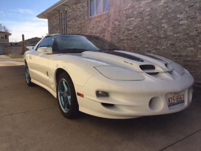 Pontiac: trans am 30th anniversary edition