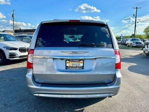 2014 chrysler town and country touring l 4dr mini van