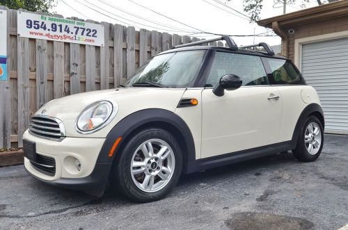 2012 mini cooper base 2dr hatchback