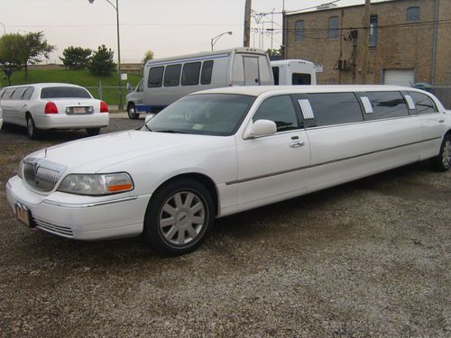 2006 lincoln town car executive limousine 4-door 4.6l