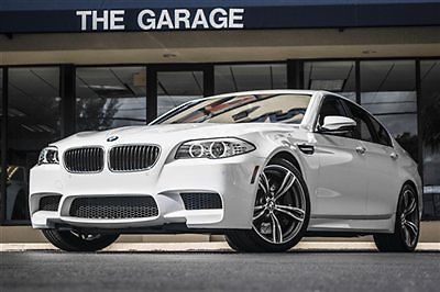 2013 m5 white red interior 560 horsepower 7spd m-dct trans 20&#034; light m alloys