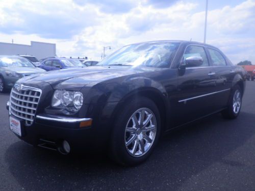 5.7l v8 hemi auto rwd black with black leather sunroof