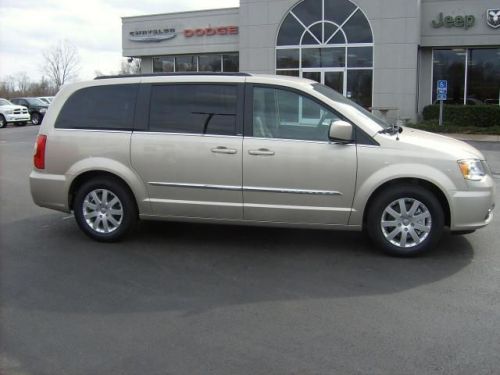 2014 chrysler town & country touring