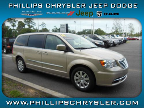 2014 chrysler town & country touring