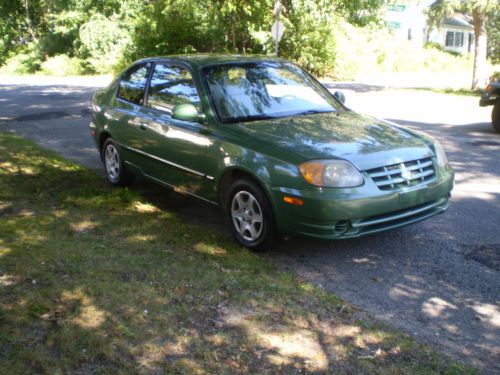 2005 hyundai accent,5speed,mint condtion