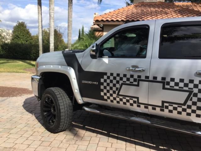 Chevrolet silverado 2500 lt lifted with 35&quot; t