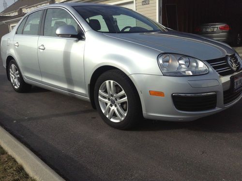 2010 vw jetta diesel tdi, 5 yr. bumper/bumper warranty, auto, 42 mpg!!!!!!!!!