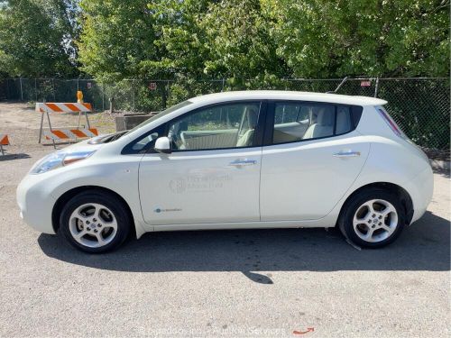 2011 nissan leaf