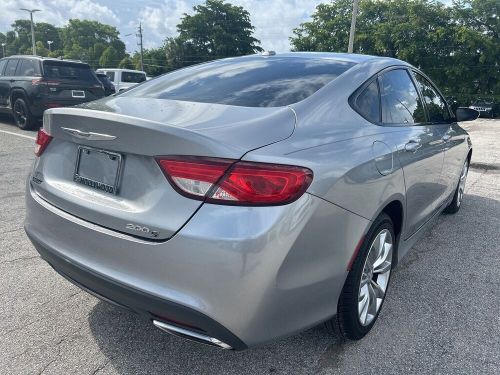 2015 chrysler 200 series s