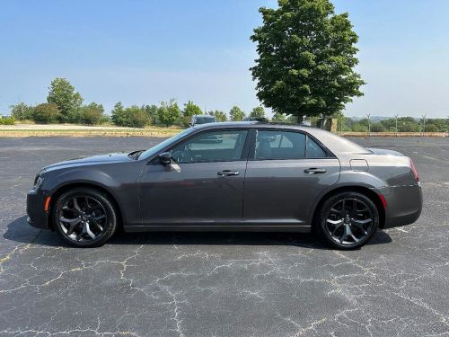 2021 chrysler 300 series s v6