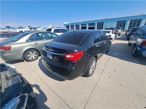 2012 chrysler 200 series limited